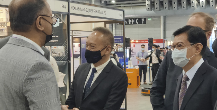 Participants speaking at the 2021 industrial exhibition