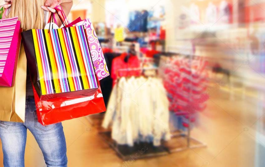 Shopping bags accompanying the holiday shopping article